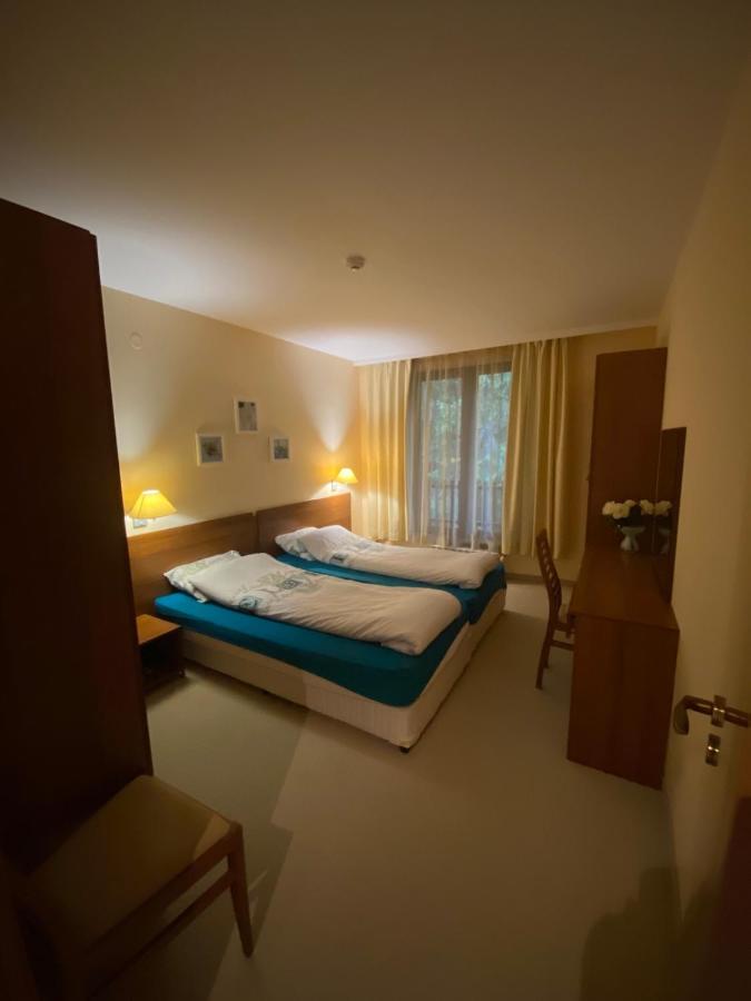 Hq Apartments Villa Park 波罗维茨 外观 照片