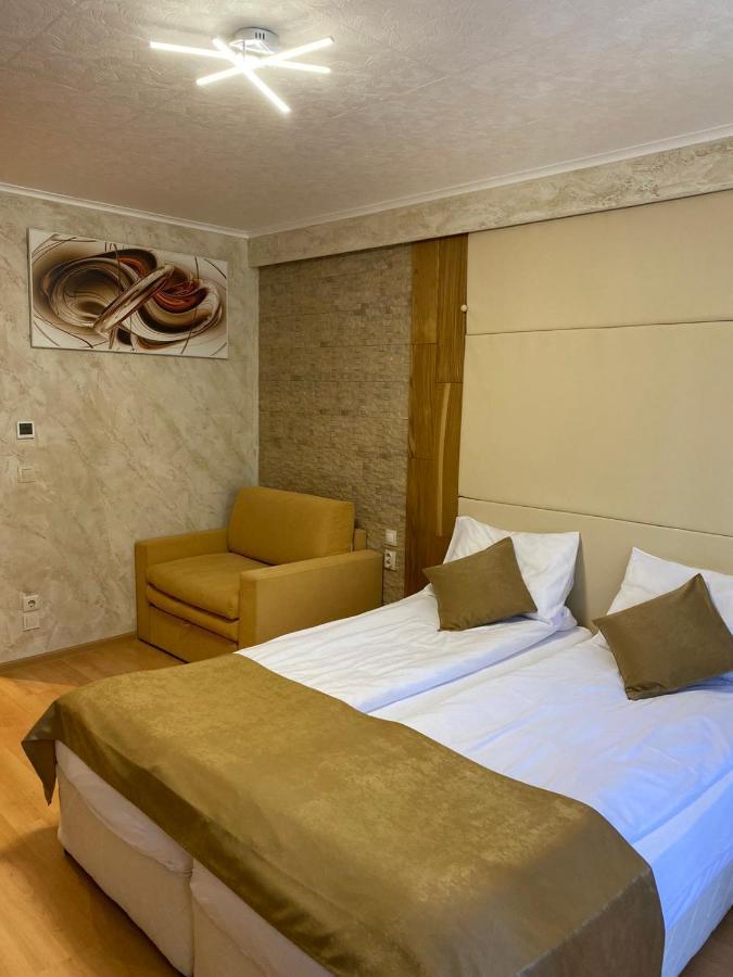 Hq Apartments Villa Park 波罗维茨 外观 照片